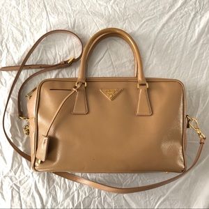 Prada saffiano bag in caramel
